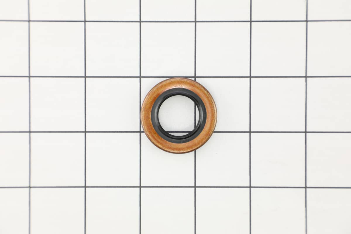 This is a genuine Shindaiwa V513000000 OIL SEAL