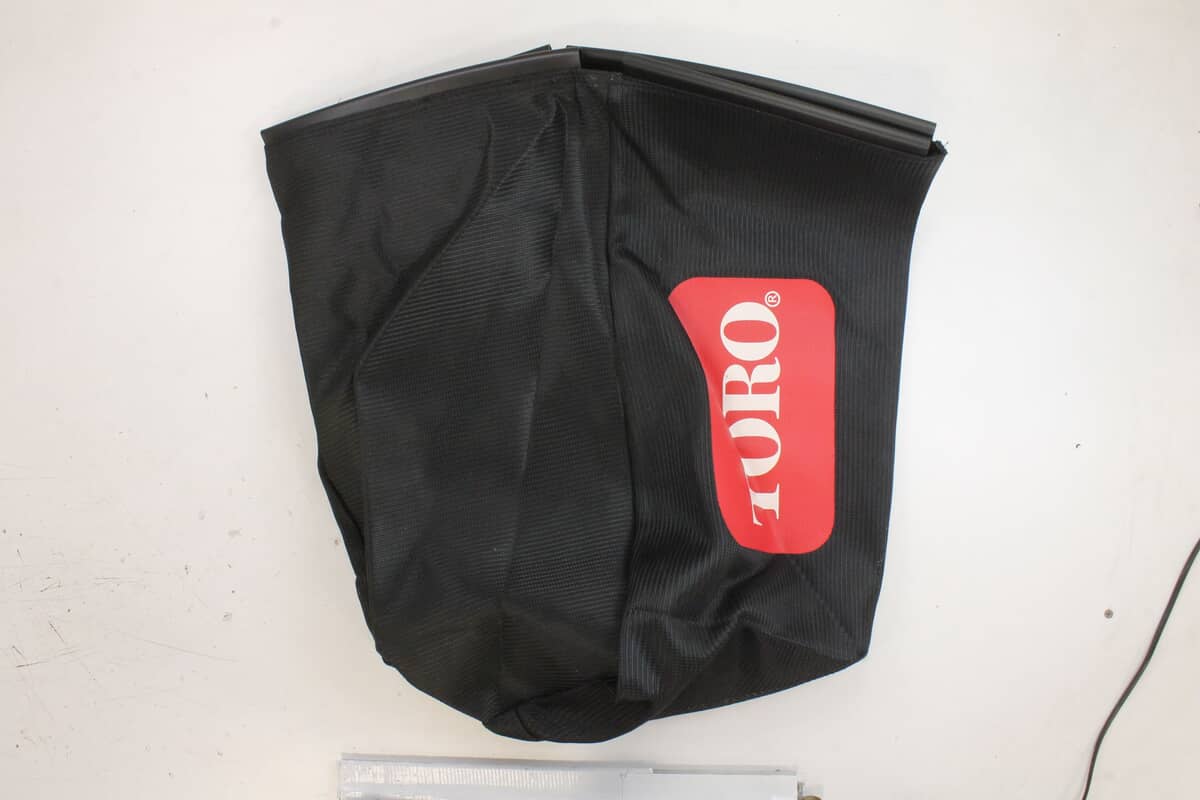 This is a genuine Toro 117-4191 GRASS BAG ASM
