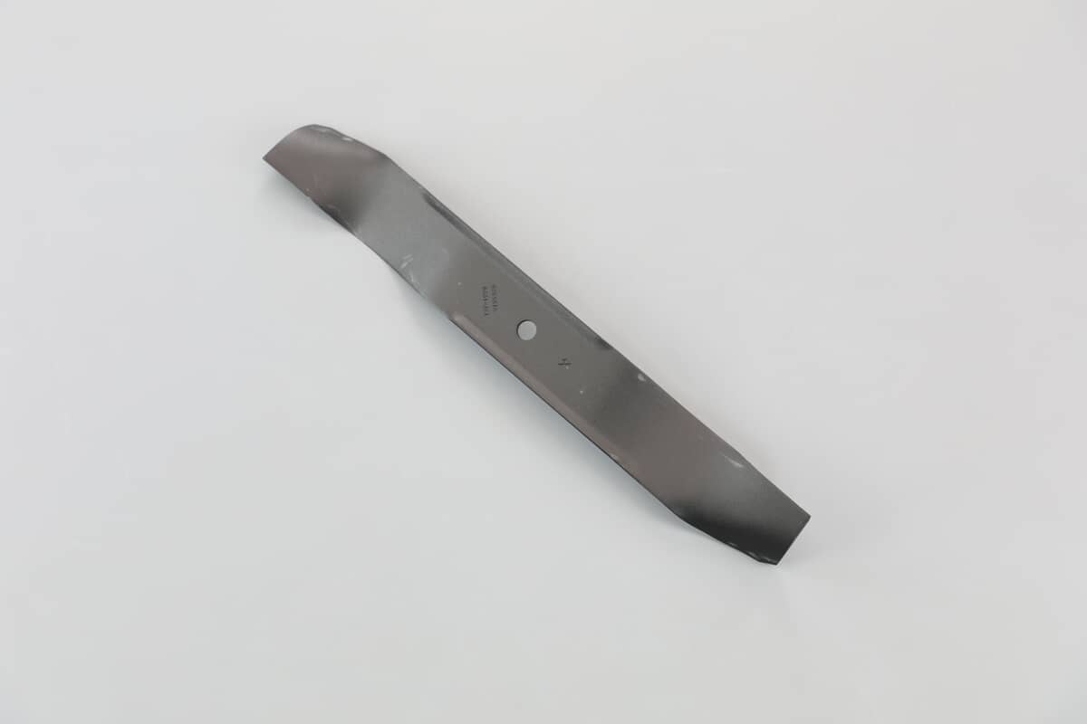 This is a genuine Toro 137-1999-03 BLADE